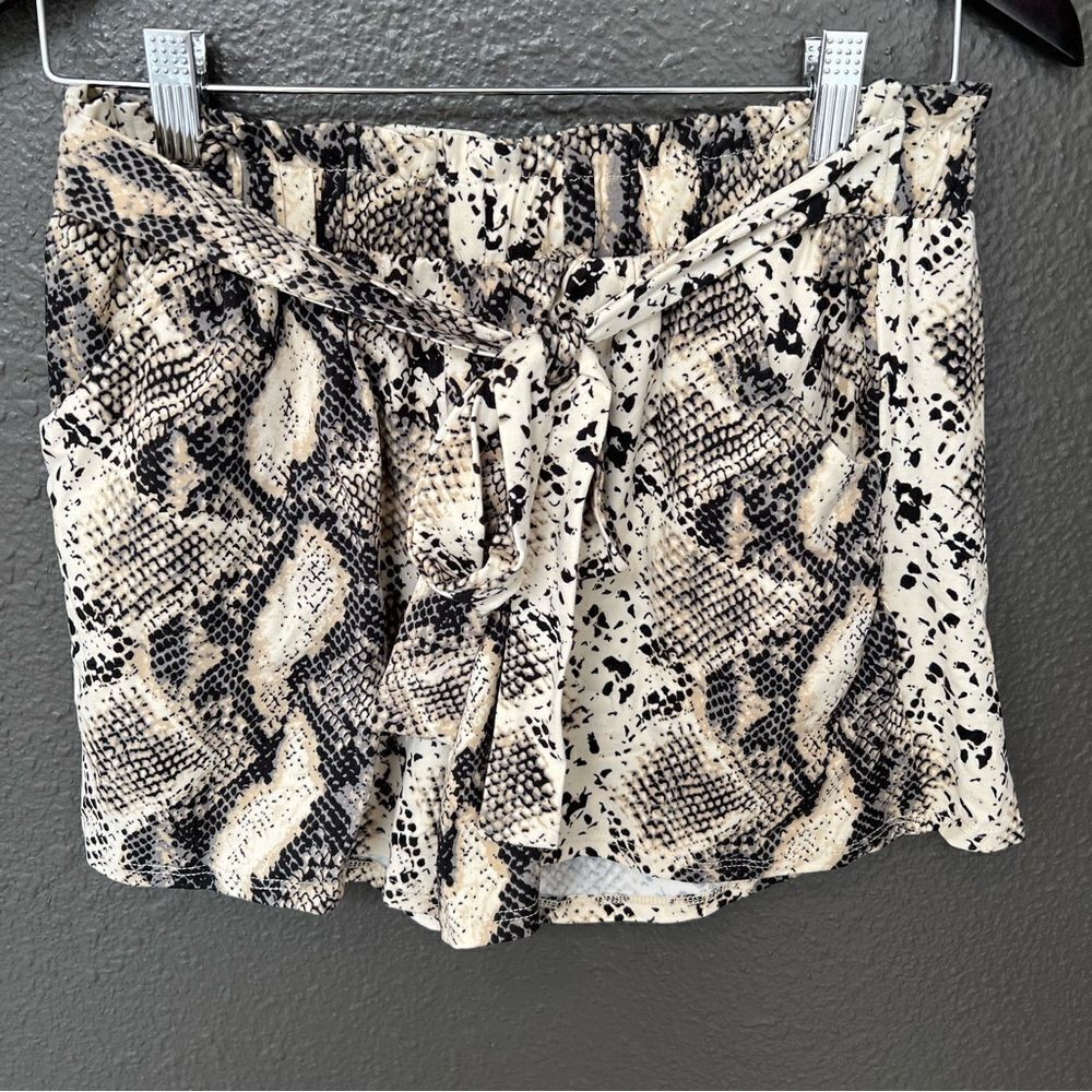 NWOT Texas True Threads lounge shorts in snake print | size S